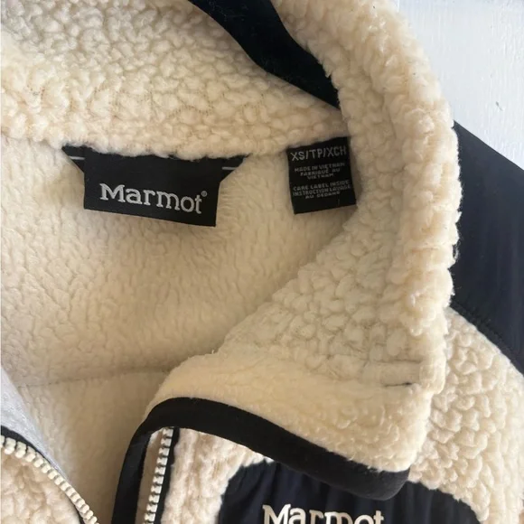 Marmot Black and Cream Fleece Jacket - Picture 3 of 4